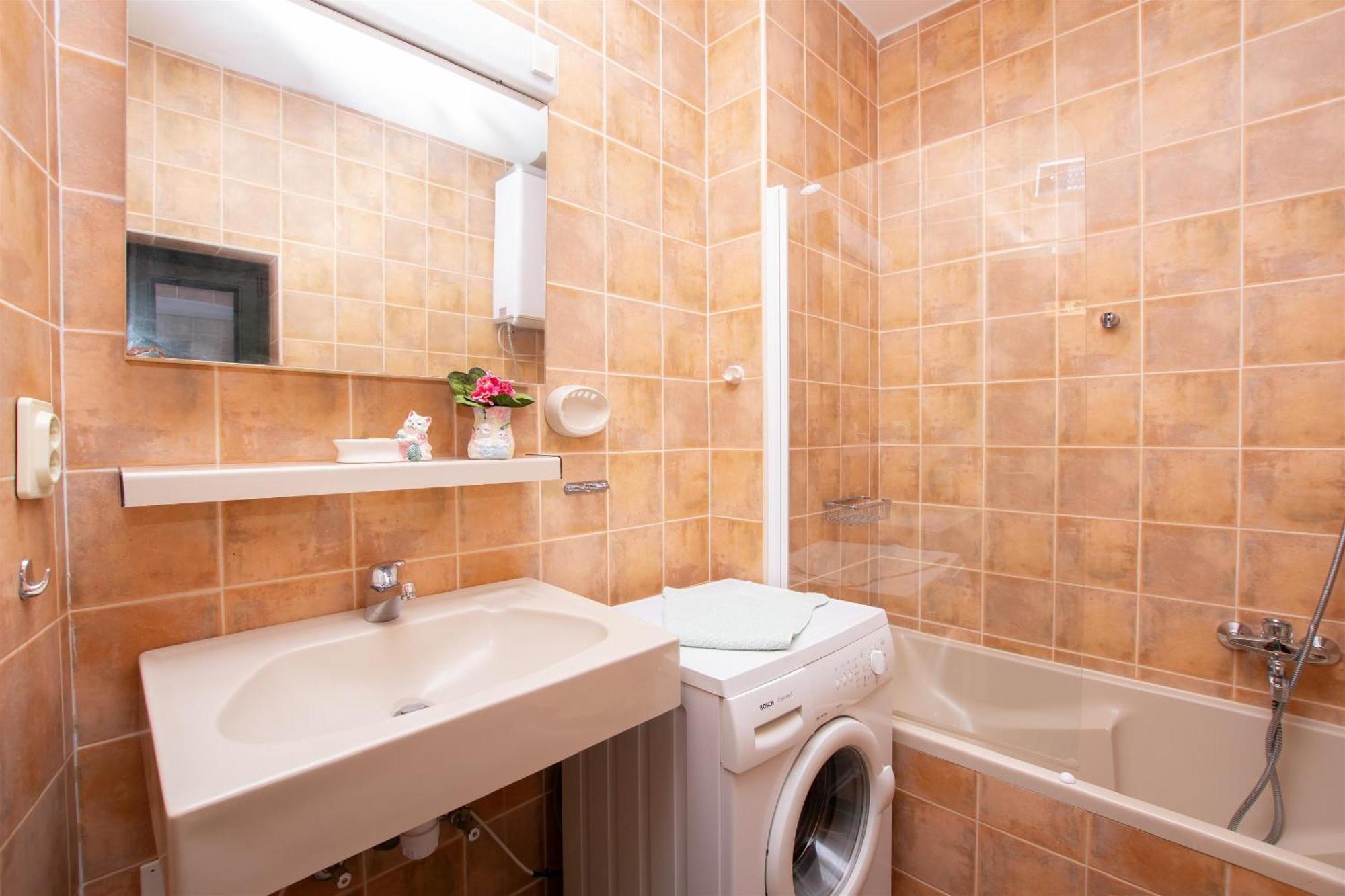 Apartment Iva 오미스 외부 사진
