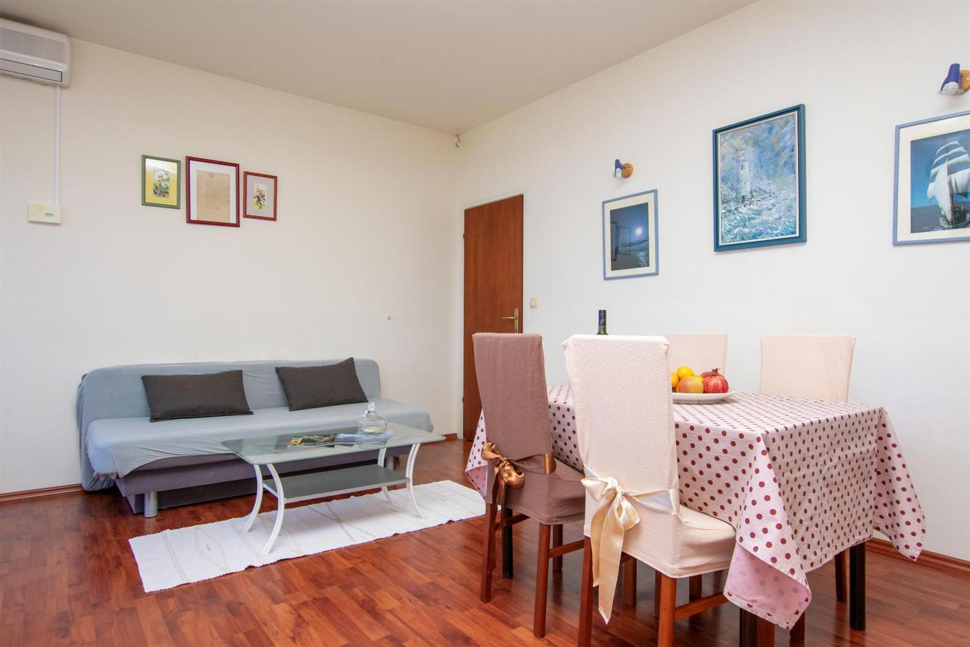 Apartment Iva 오미스 외부 사진